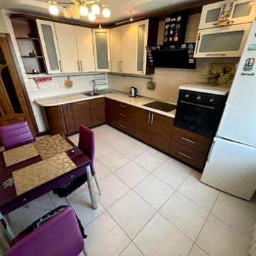 Оренда квартири 3 ком, ул Донецкая 8а, 90 м2