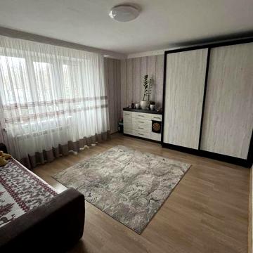Продам квартиру в центрі смт Рокитне