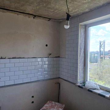 L. Продам 3к квартиру метро Холодная  Гора под ваш ремонт