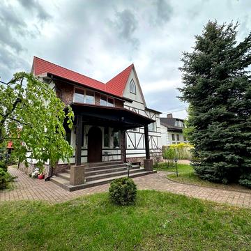 Продаж будинку два поверхи, з меблями + баня, с.Гнідин