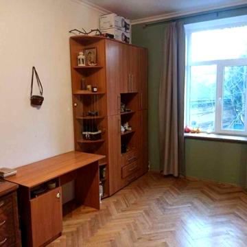 3-к,в.Кобилянської, 8. Центр