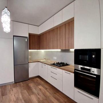 Крутезний новий Таун, готовий для родини.Газове та ел. Опалення