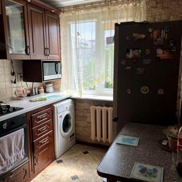 Продаж 4 кімнатноі квартири вул В.Великого