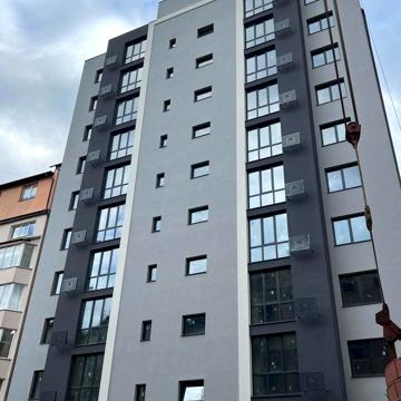 Гетьмана Петра Дорошенка вул., 28а