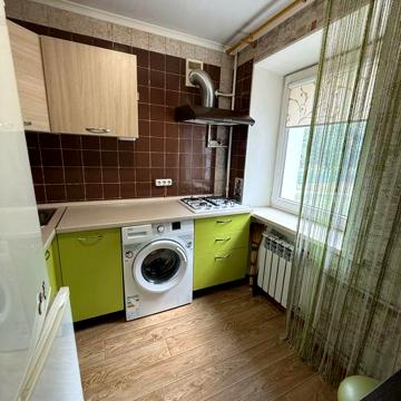 Продам 2 комнатную квартиру , Дворец спорта
