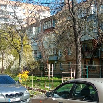 Михайла Стельмаха вул., 12