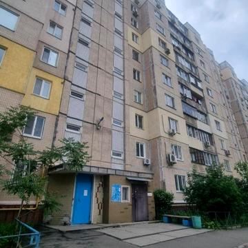 Тростянецька вул., 3