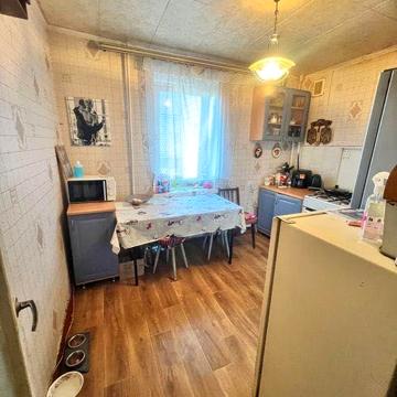 Сдам 4х комнатную квартиру в Центре м.Ярослава Мудрого