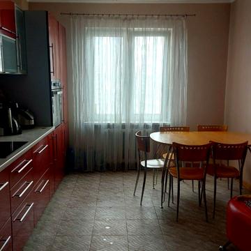Драгоманова вул., 1е
