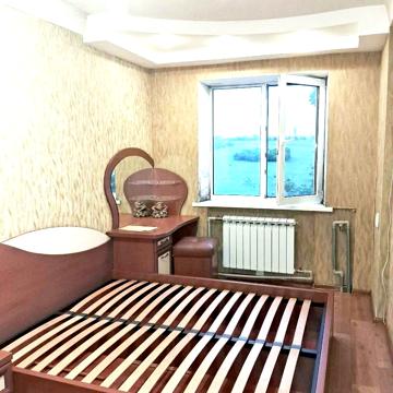 Нікопольська вул., 30