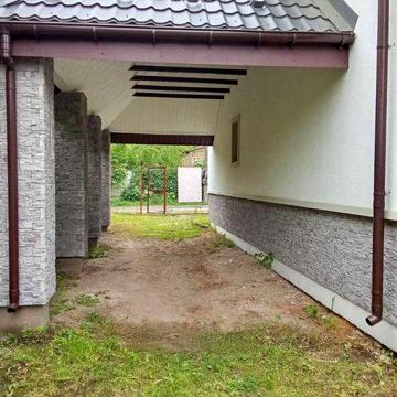 Без%Будинок на Лівому березі Воскресенські Сади Озеро  Якість