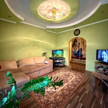 Героїв Крут вул. (Черепіна), 42/1