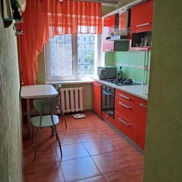 Продам 2 комнатную квартиру на ж/м Победа 6 , пр. Героев 32