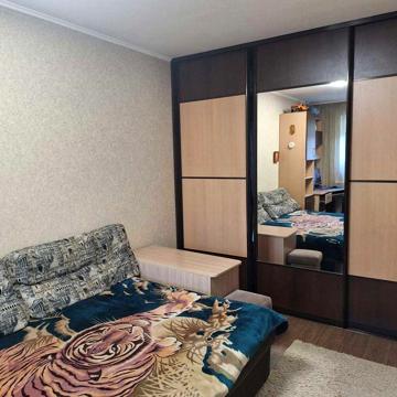 Продам 2 из квартиру,м Армейская,ул Харьковских Дивизий 18