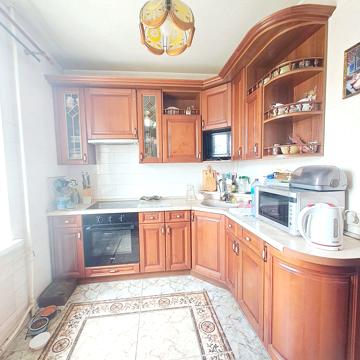 Ревуцького вул., 18