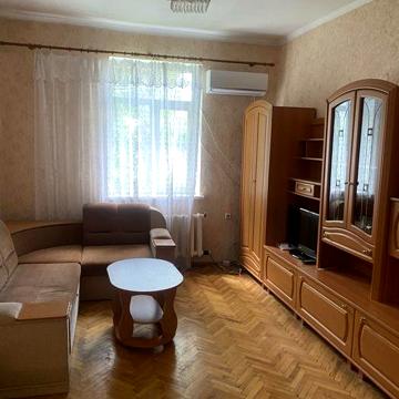 Продається комфортна і затишка 3х кімнатна квартира Сталінка в центрі