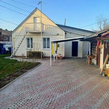 Тарасівка, будинок на 2 ОКРЕМІ ВХОДИ, 13 сот.всі КОМУНІКАЦІЇ,жилий