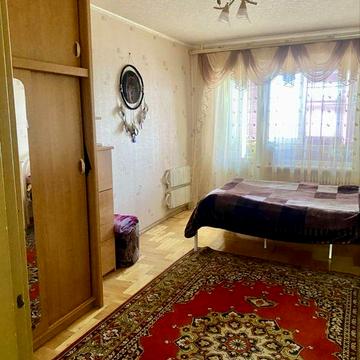 Продаётся 3 ком . квартира по ул Бородинская !