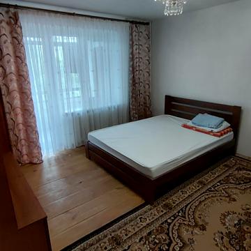 Коломийська вул., 16