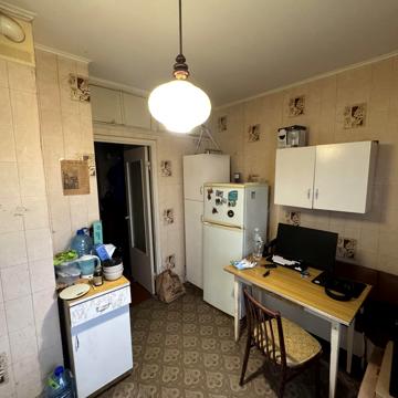 Оболонський просп., 40