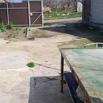 Продається будинок в селі Карлівка.