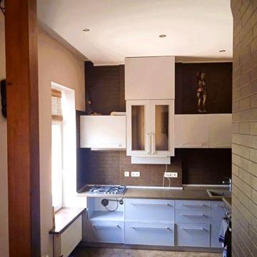 Продам 2-кімнатну квартиру-студію, центр, новий цирк, пров. Столярний.