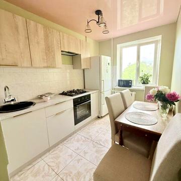 Продаж 3к Квартира Олександрійська вулиця