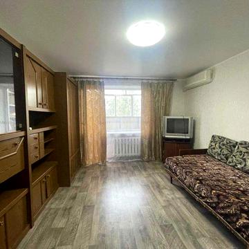 Продаю 3-кімнатну квартиру. 4 поверх. Космонавтів. АТП. Ремонт!