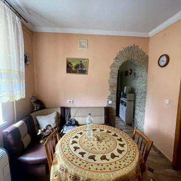Джерельна вул., 150