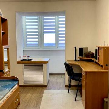 Продається трикімнатна квартира вул. Одеська