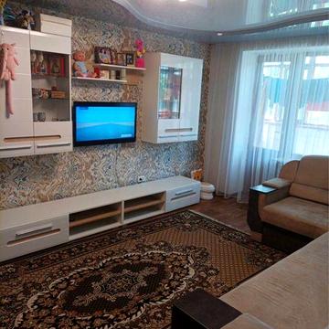 Продам квартиру с гаражом  в пгт Вишнёвое