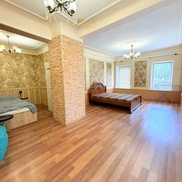 Продам будинок Центр Яна Ходоровського( Дарвіна )