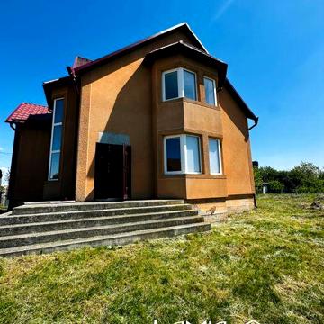 Продаж 2 поверхового будинку Новоселиця