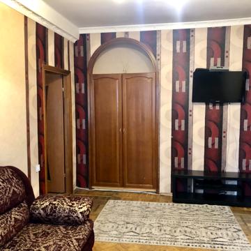 Велика Васильківська вул. (Червоноармійська), 118