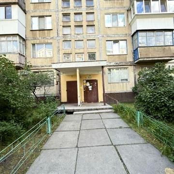 3-х кімнатна квартира з косметичним ремонтом біля метро Оболонь. Київ