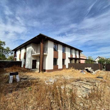 Таунхаус Центр Подол 120 кв.м центральні комунікації 4 кімнати 3 сотки