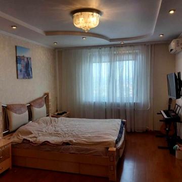 Григорія Ващенка вул., 1