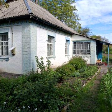 Продам хату в задовільному стані. Київська область.фастівський.р.н