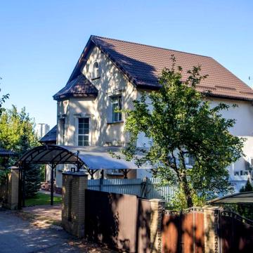 Оренда будинку напроти Голосіївського парку, затишне та безпечне місце