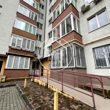 Івана Величковського вул., 61