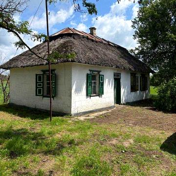 Продам будинок з земельною ділянкою с. Іванівка.