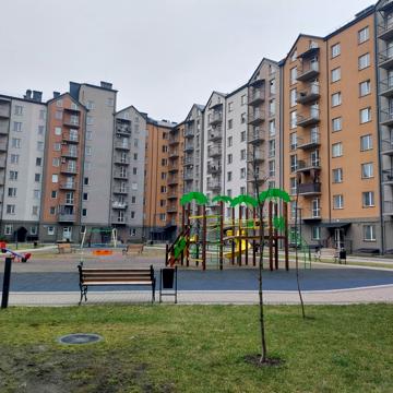 Героев Крут, 10