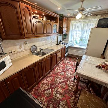 Пятницька вул., 49