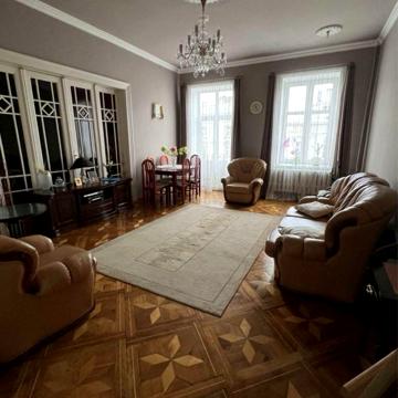 Тараса Шевченка просп., 12