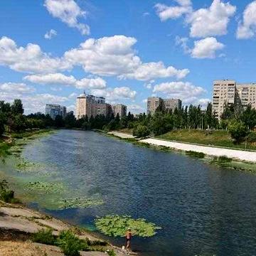 М. Лівобережна - 3 хв,  вул. Б. Мартоса (Плеханова 4)
