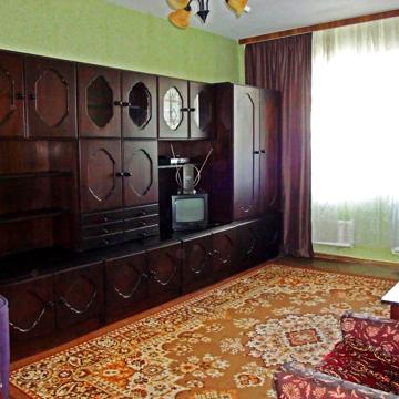Академіка Глушкова просп., 35