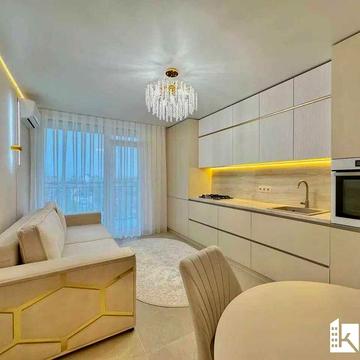 Видова 1-кім квартира з ремонтом та великим відкритим балконом! Центр