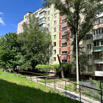 Нижньодніпровська вул., 6-Б
