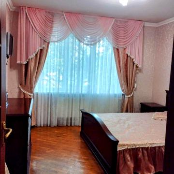 Двух поверховий, чотирьох кімнатний будинок