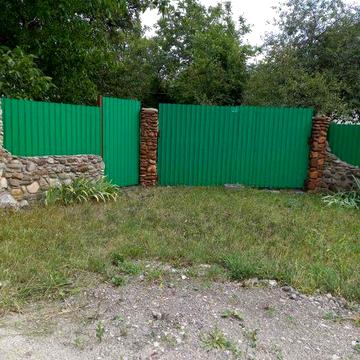 Частина будинку з власним подвірям